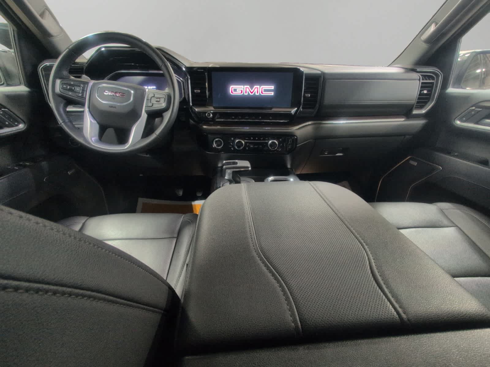 Used 2023 GMC Sierra 1500 SLT w/ SLT Premium Package AWD/4WD image 10