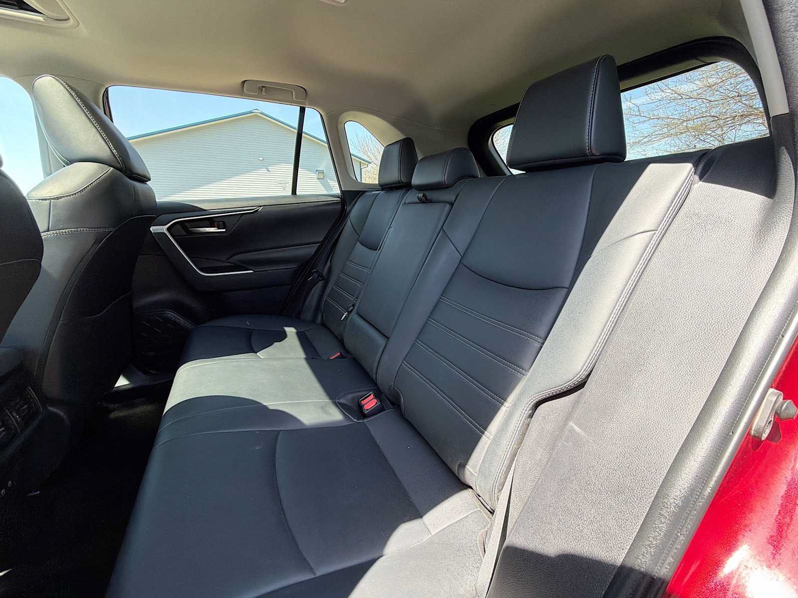 Used 2021 Toyota RAV4 XLE Premium AWD/4WD image 17