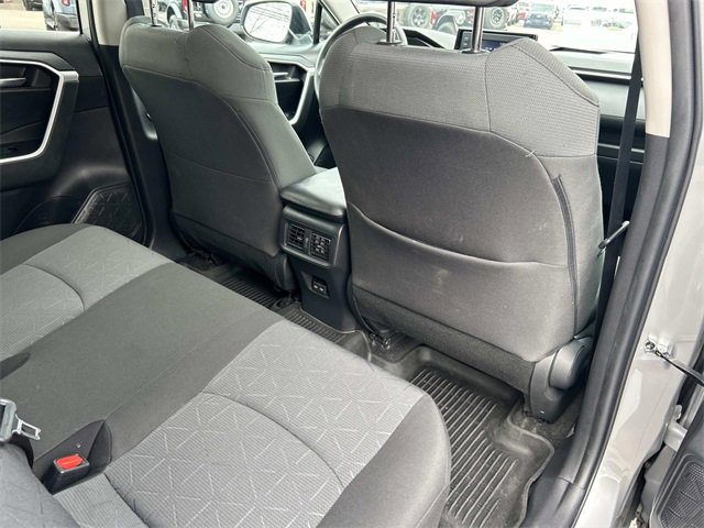 Used 2022 Toyota RAV4 XLE image 25