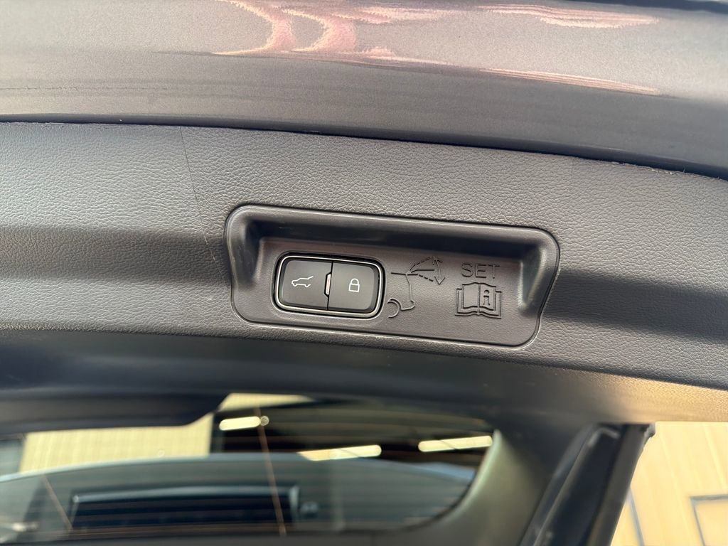 Used 2025 Ford Explorer ST-Line w/ ST-Line Street Pack image 20