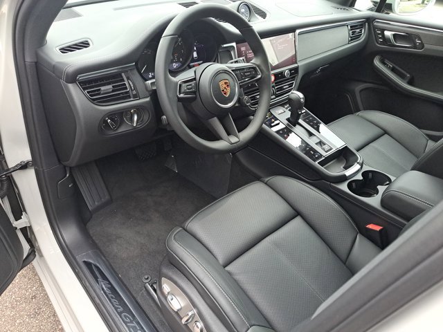 New 2026 Porsche Macan GTS AWD/4WD image 4