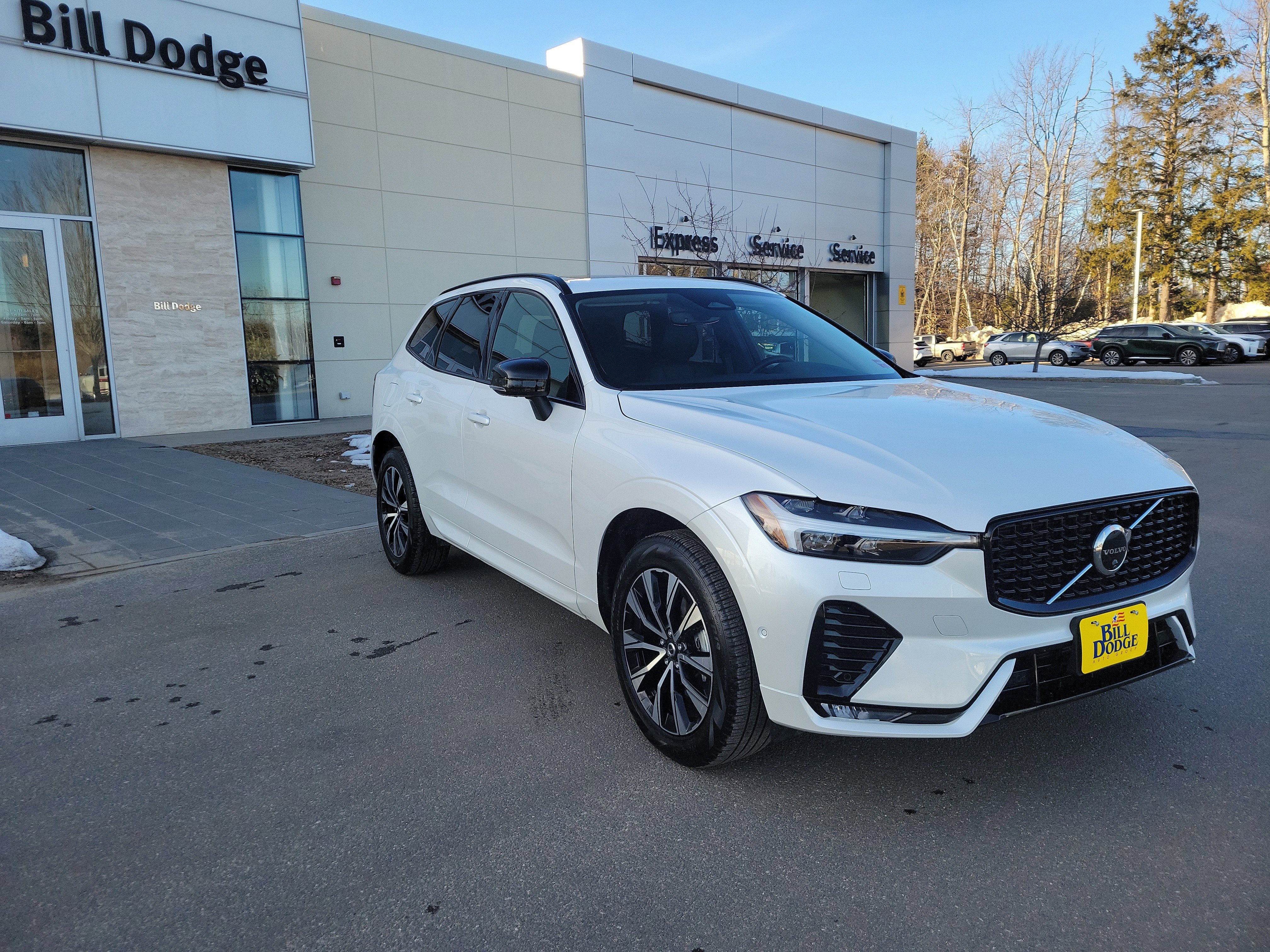 Used 2025 Volvo XC60 B5 Plus image 9