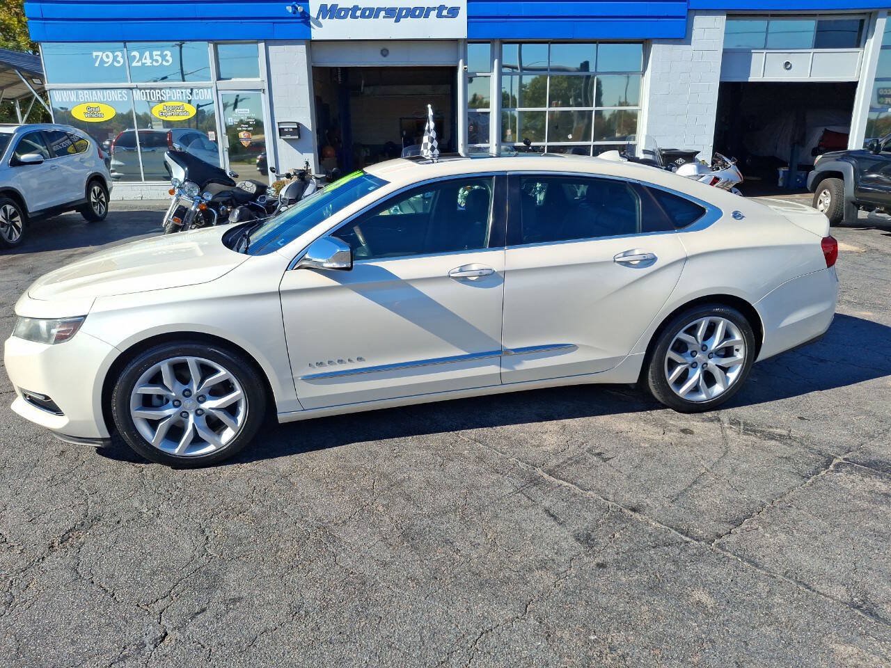 Used 2014 Chevrolet Impala LTZ FWD image 3