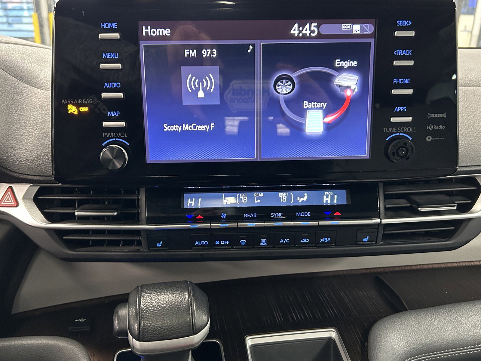 Used 2023 Toyota Sienna XLE image 25