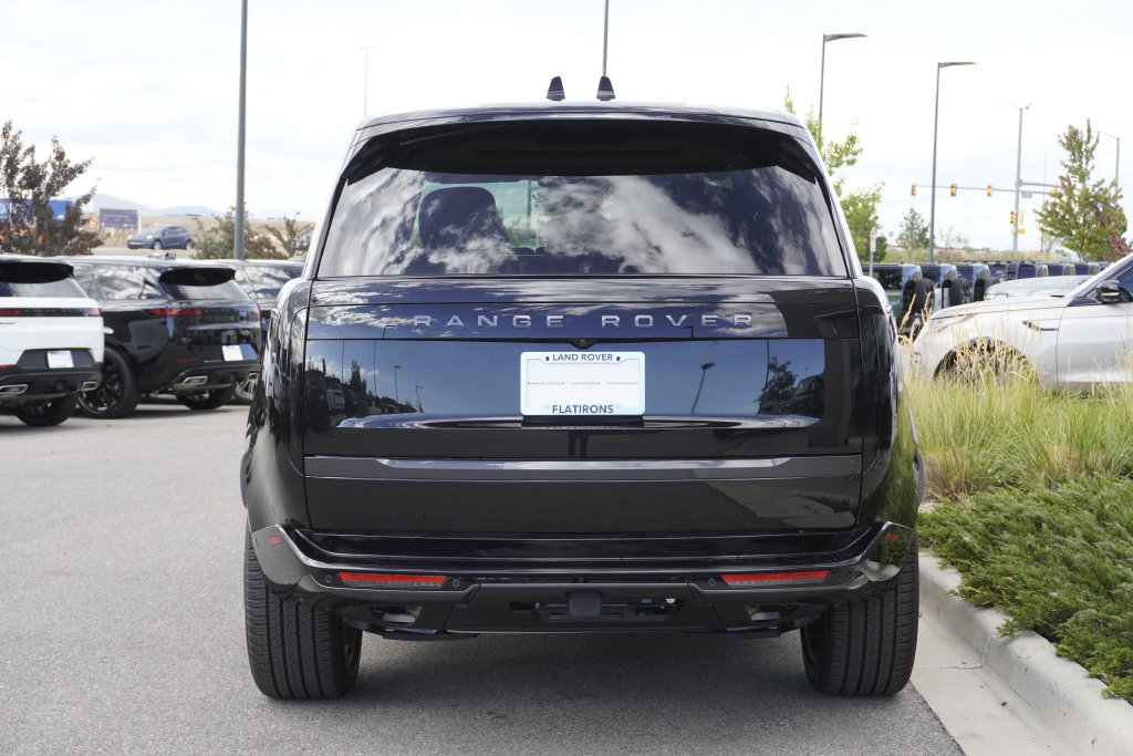 New 2027 Land Rover Range Rover Long Wheelbase SE AWD/4WD image 6