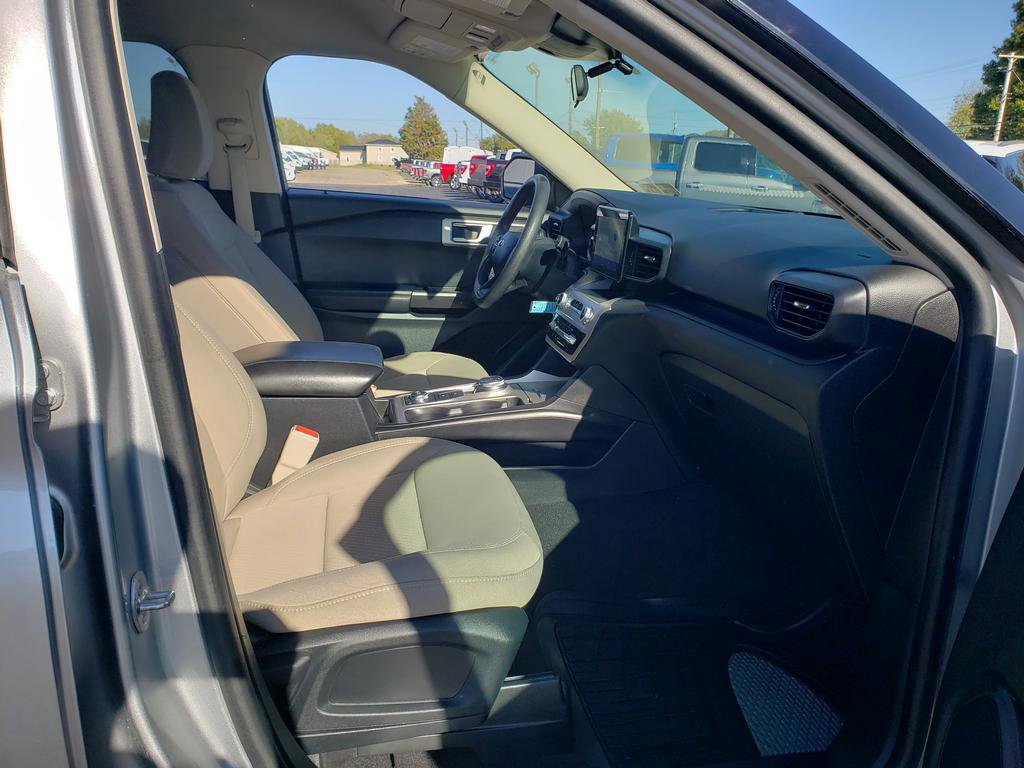 Used 2021 Ford Explorer 4WD w/ Class III Trailer Tow Package image 21