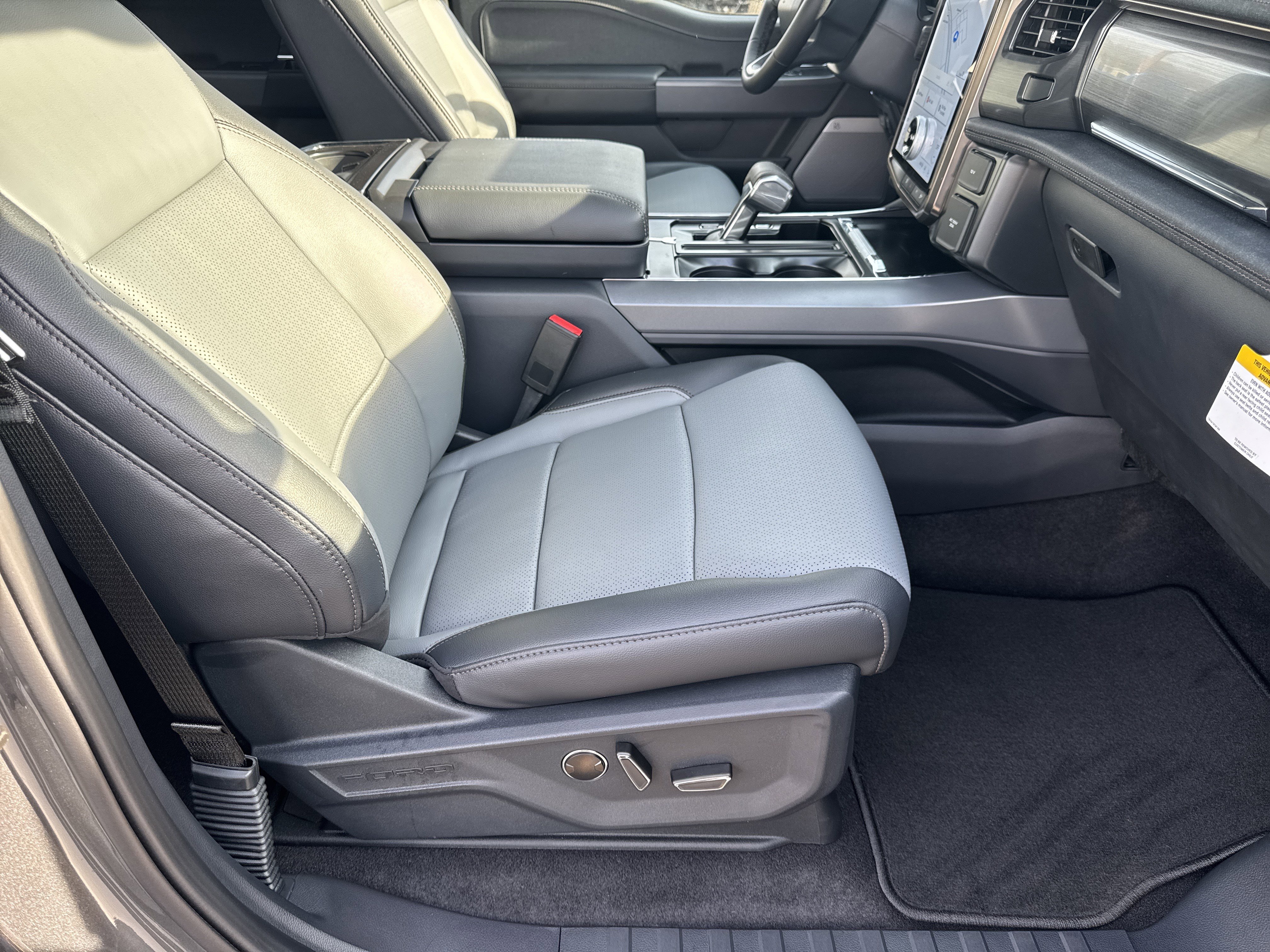 New 2025 Ford F150 Lightning Lariat image 13