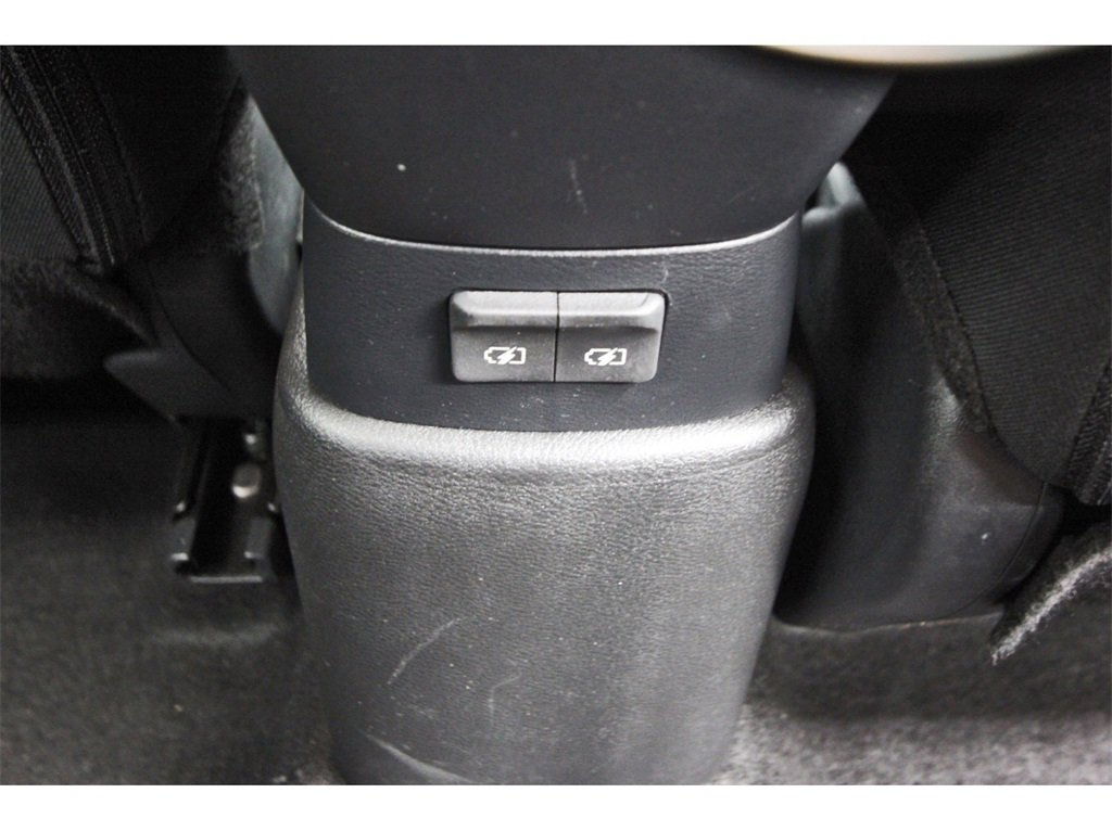 Used 2025 Nissan Kicks Play S image 11