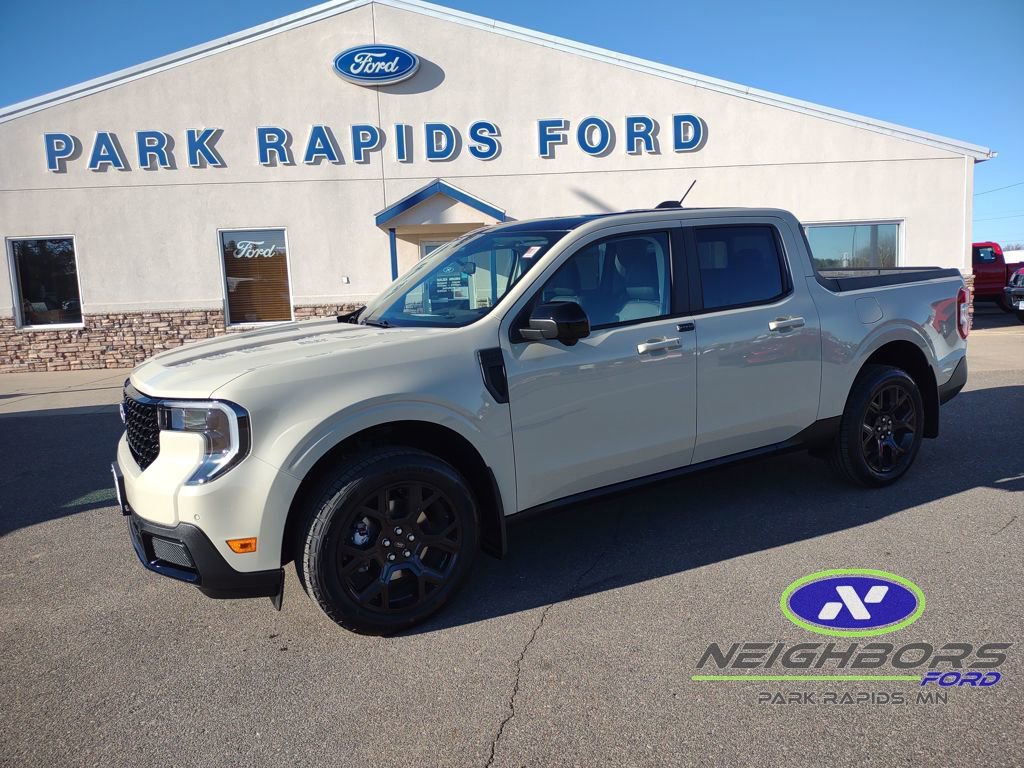 New 2025 Ford Maverick Lariat w/ Black Appearance Package
