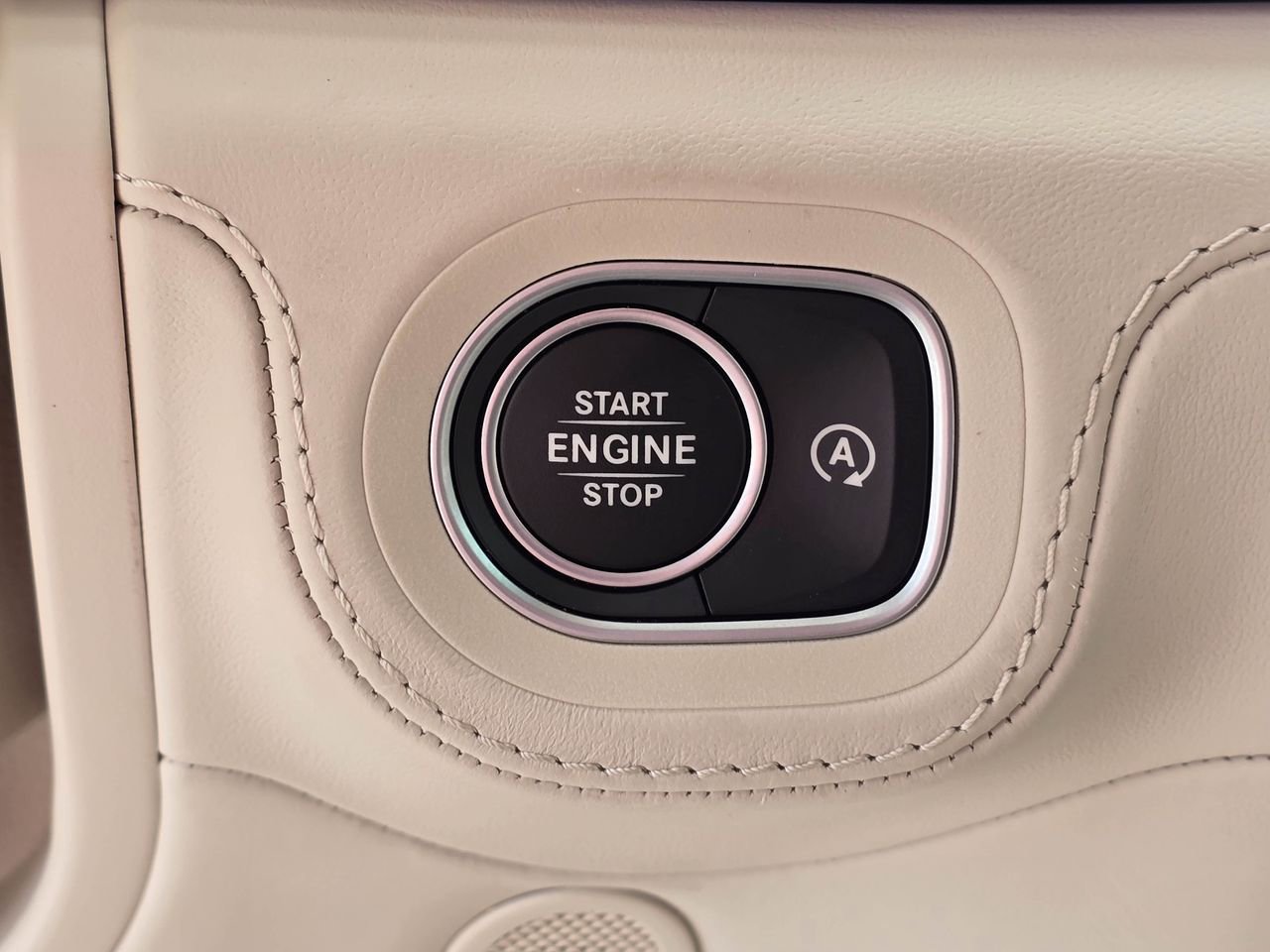 Used 2025 Mercedes-Benz Maybach GLS 600 4MATIC image 24