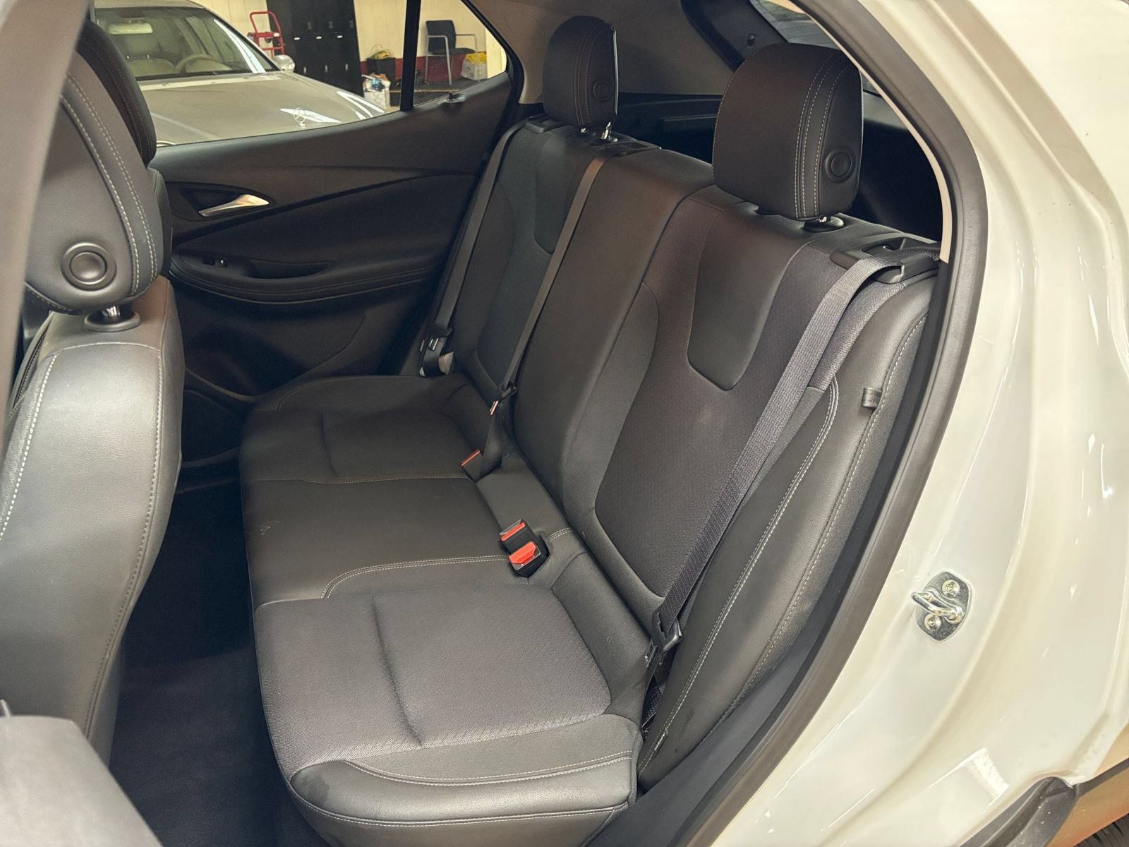 Used 2025 Buick Encore GX Preferred AWD/4WD image 37