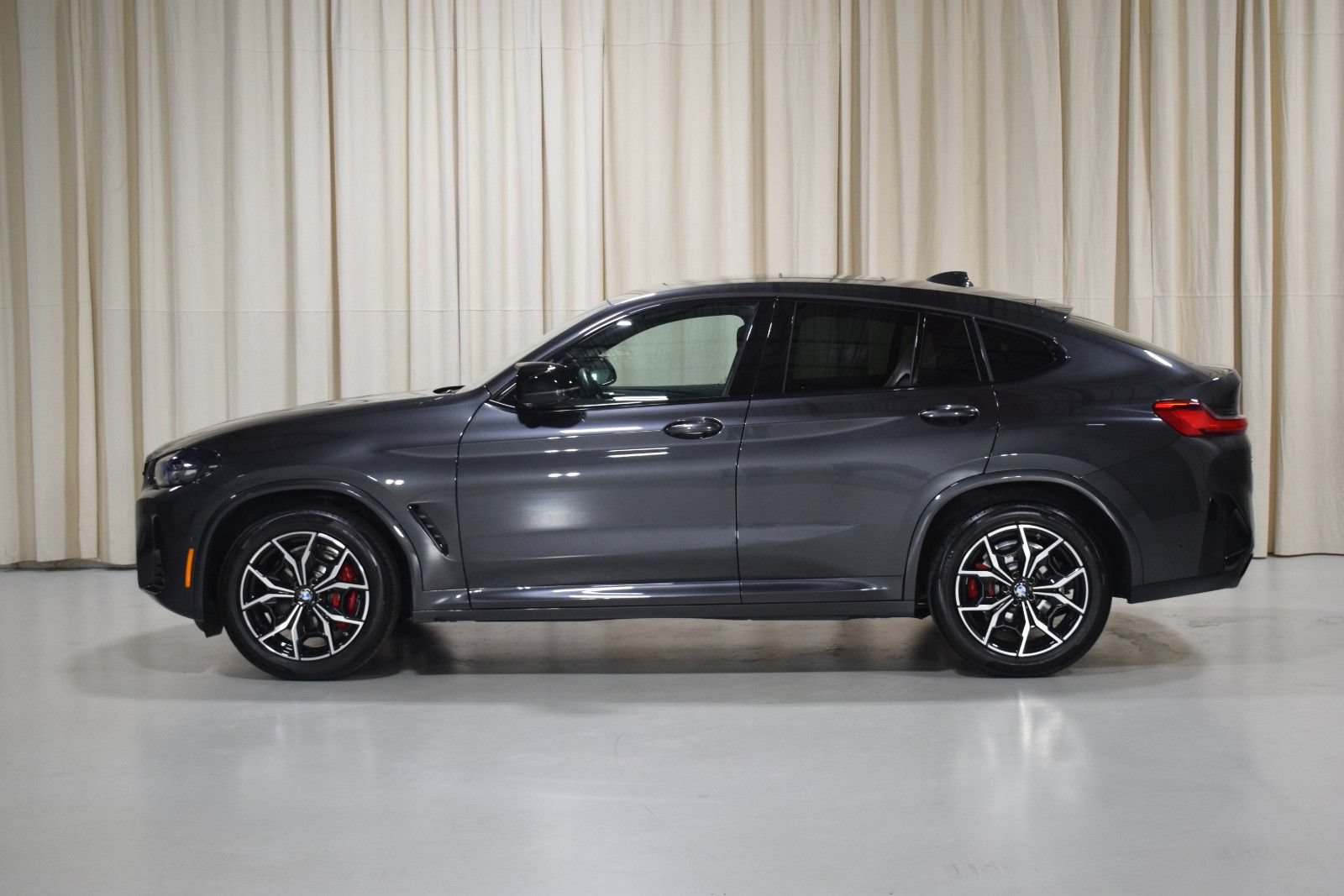 Used 2023 BMW X4 M40i w/ Parking Assistance Package AWD/4WD image 5