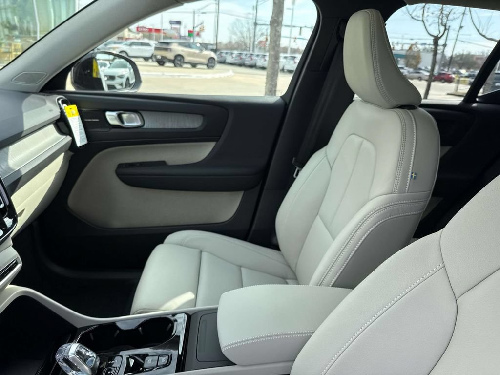 New 2026 Volvo XC40 B5 Ultra AWD/4WD image 18