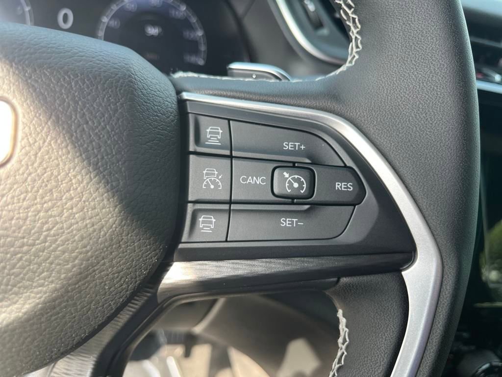 New 2025 Jeep Grand Cherokee L Laredo w/ Luxury Tech Group I image 30