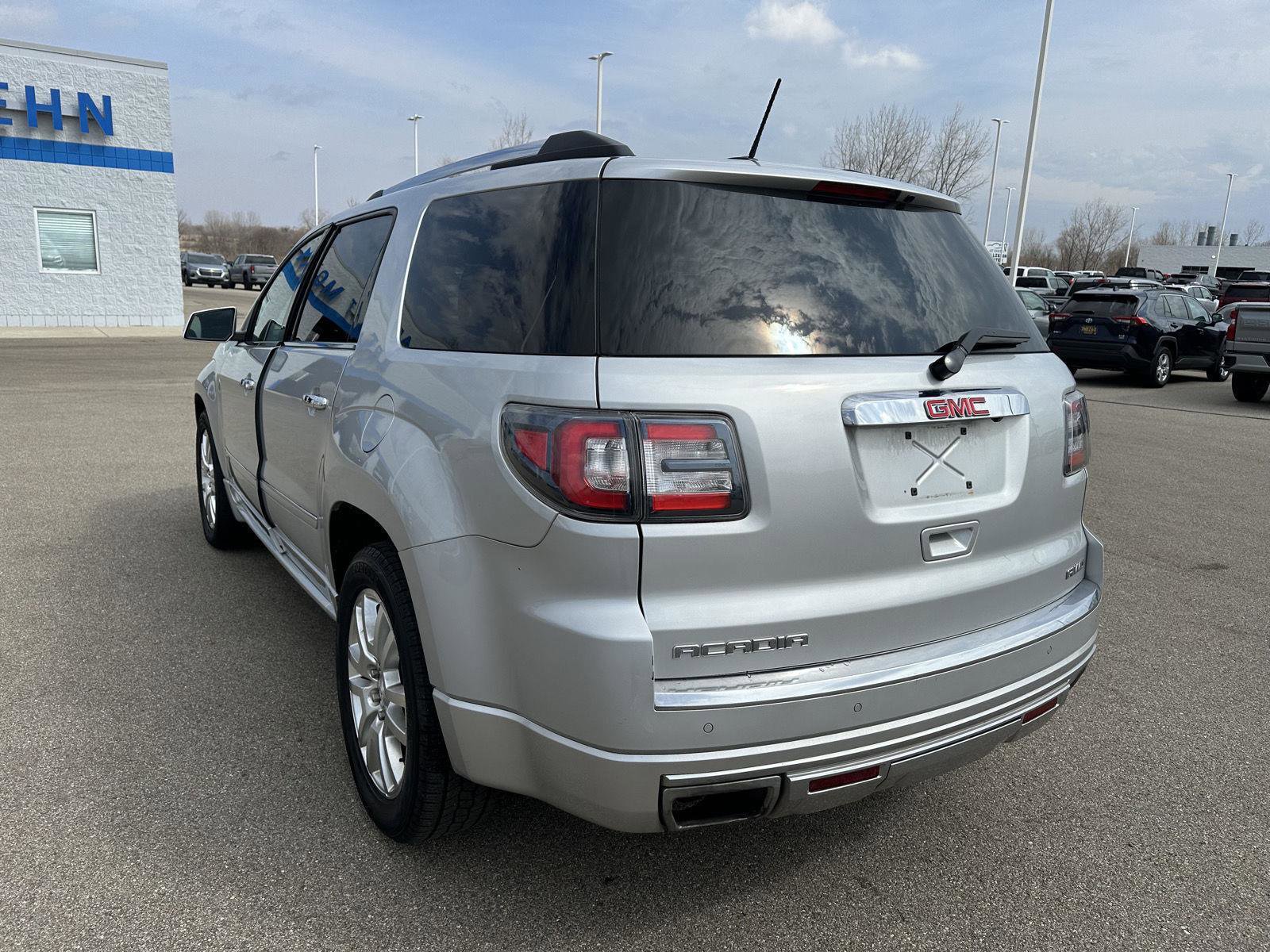 Used 2016 GMC Acadia Denali AWD/4WD image 3