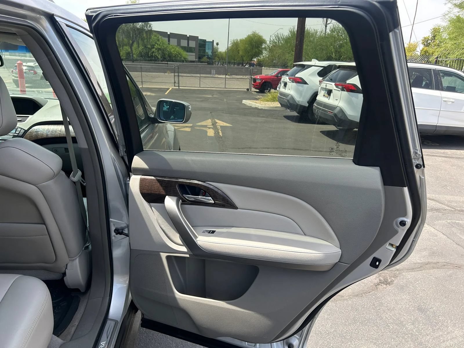 Used 2011 Acura MDX w/ Technology Package AWD/4WD image 24