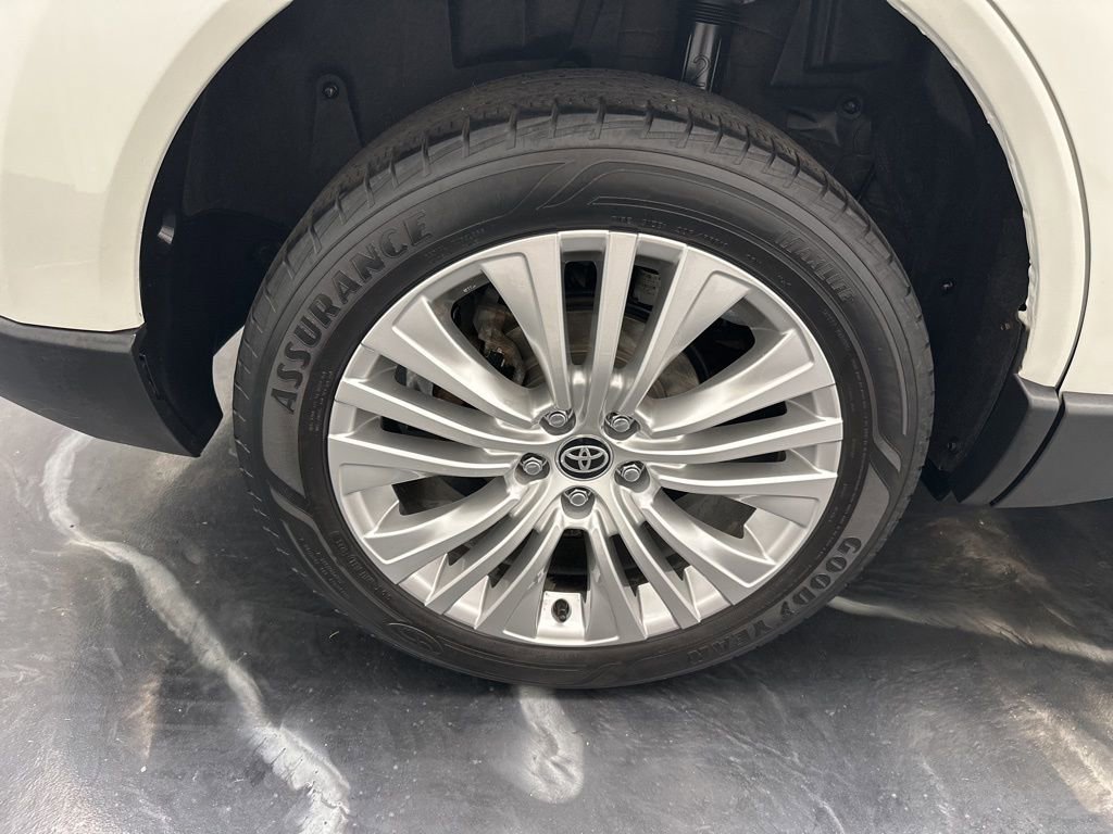 Used 2021 Toyota Venza XLE w/ Softex Package AWD/4WD image 29