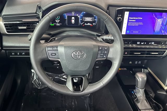 Used 2025 Toyota Camry XSE FWD image 11