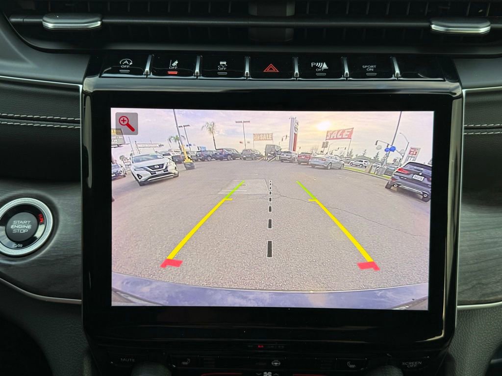 Used 2022 Jeep Grand Cherokee L Limited w/ Black Appearance Package image 31