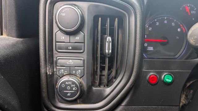 Used 2020 Chevrolet Silverado 2500 Custom w/ Custom Value Package image 27