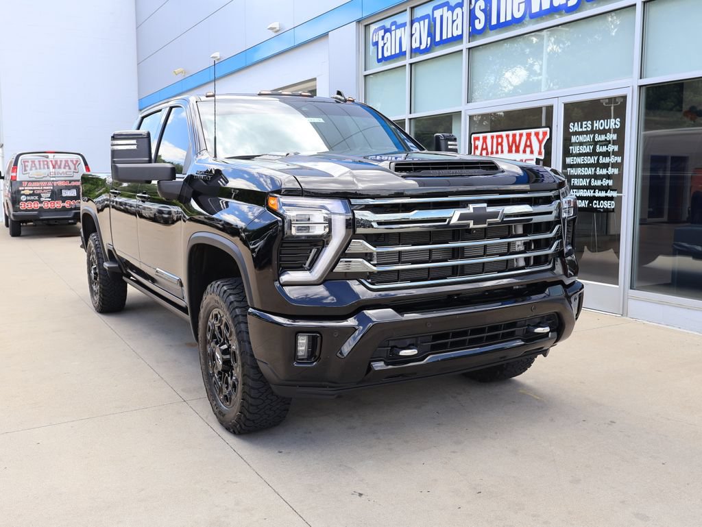 Certified 2024 Chevrolet Silverado 2500 High Country w/ High Country Premium Package AWD/4WD image 2