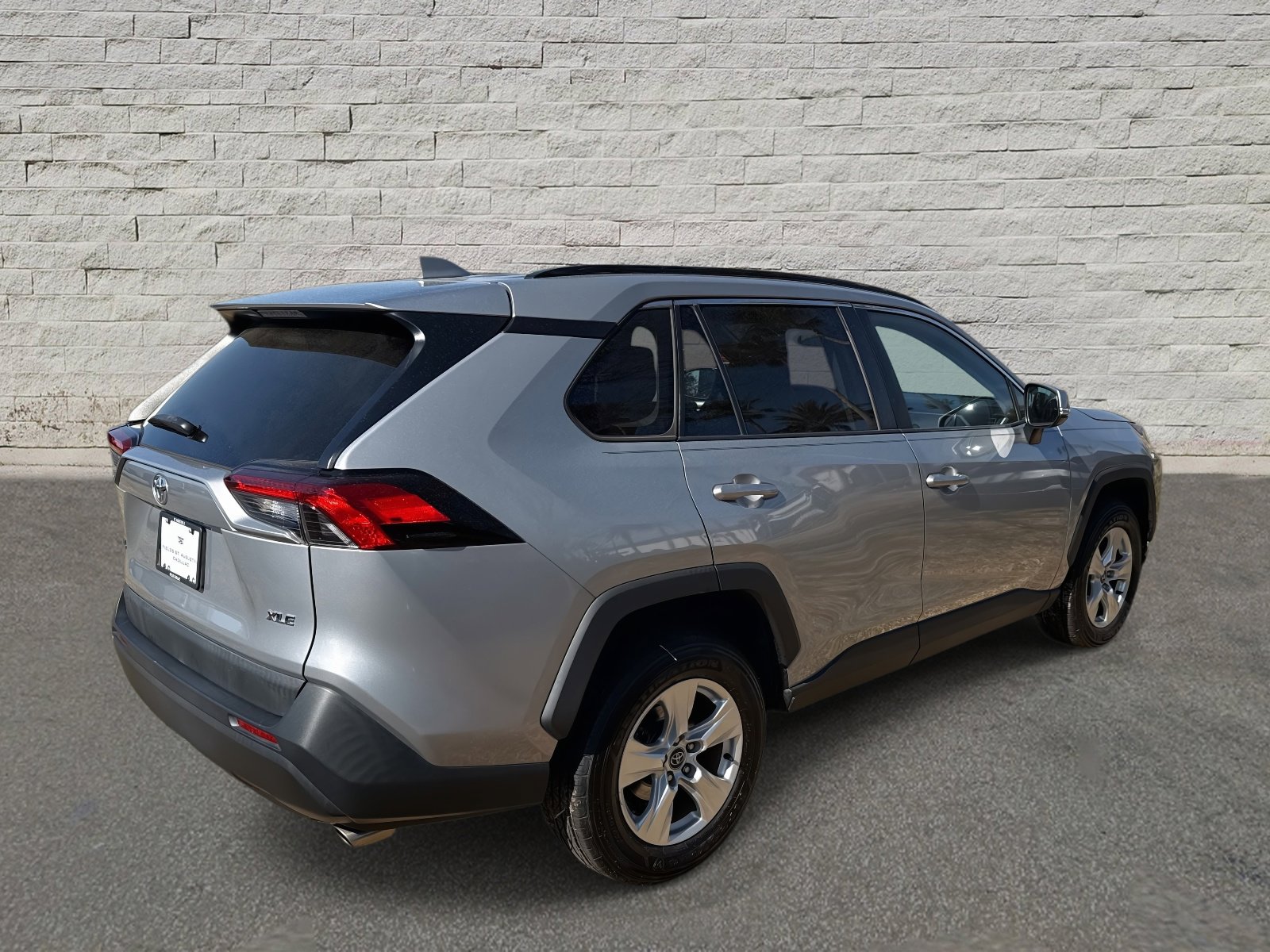 Used 2020 Toyota RAV4 XLE image 5