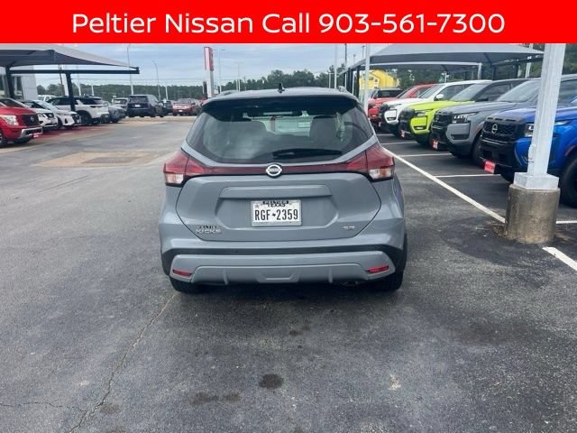 Certified 2021 Nissan Kicks SR FWD image 3