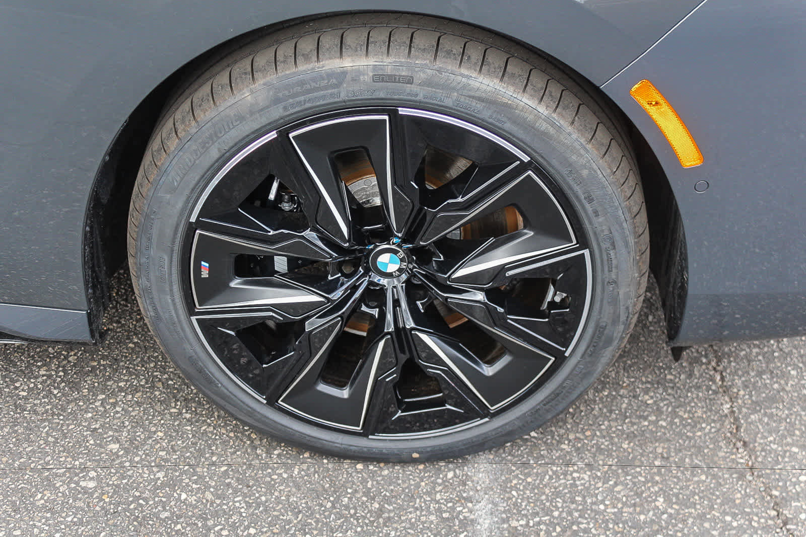 New 2026 BMW 740i w/ Premium Package RWD image 9
