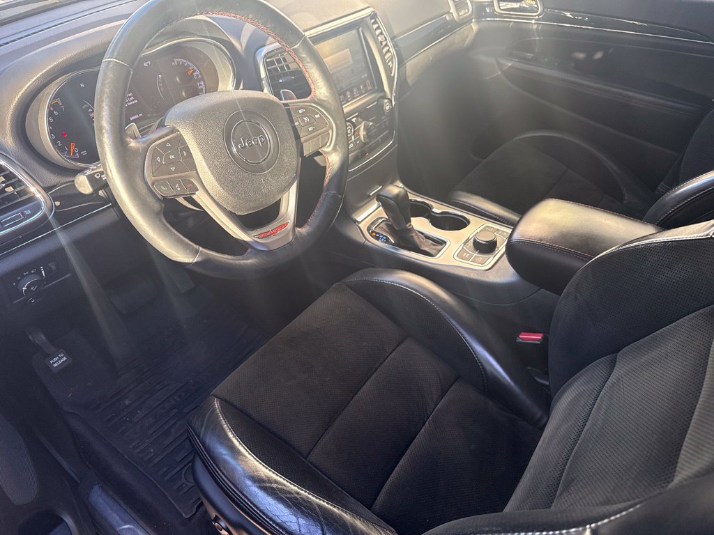 Used 2017 Jeep Grand Cherokee Trailhawk AWD/4WD image 3