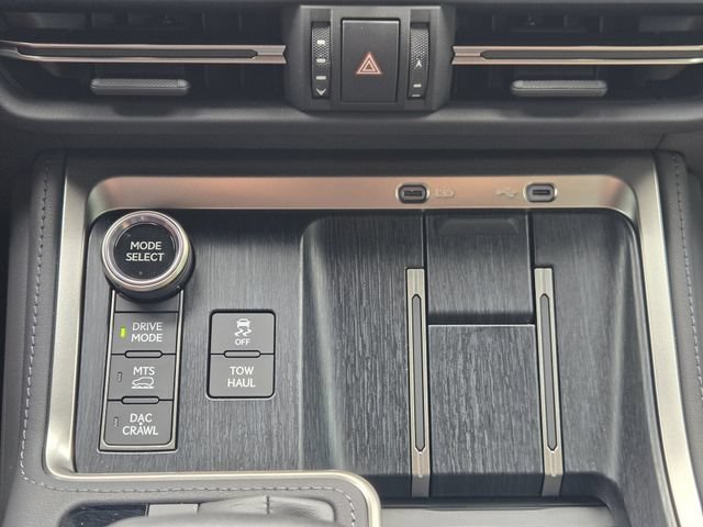 Used 2025 Lexus GX 550 AWD/4WD image 12