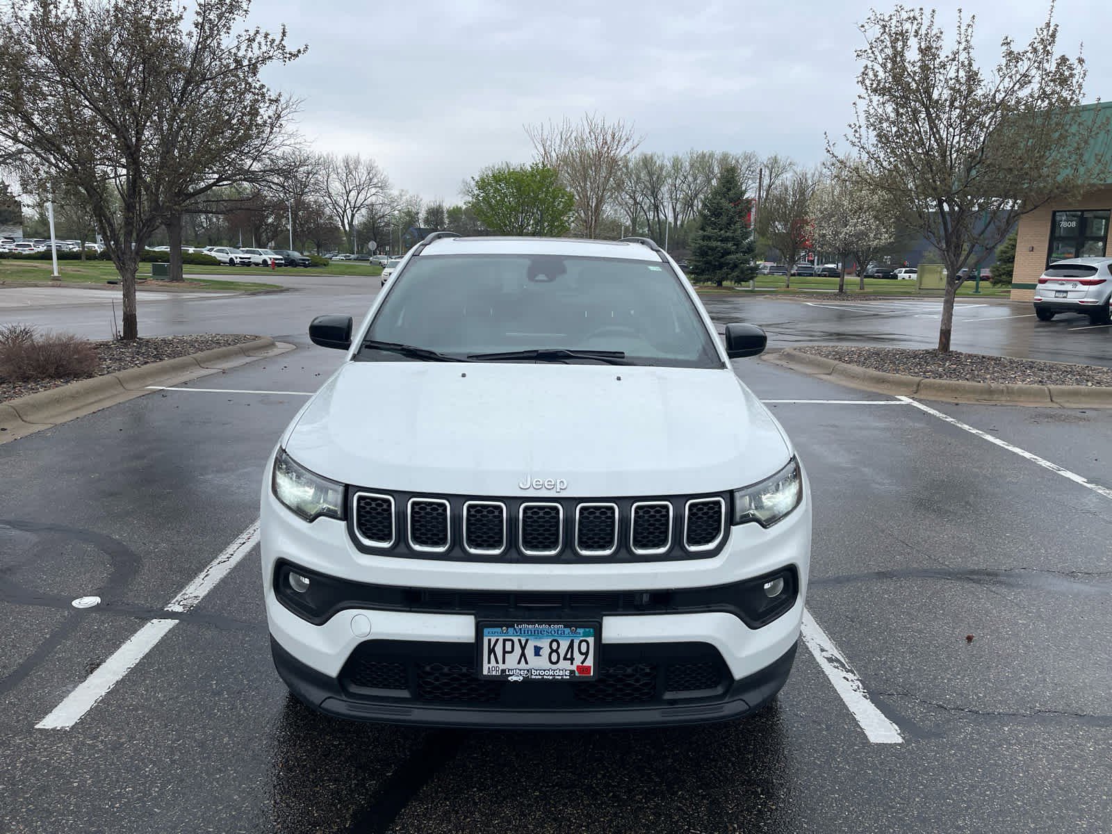 Used 2023 Jeep Compass Latitude w/ Sun and Sound Group AWD/4WD image 4