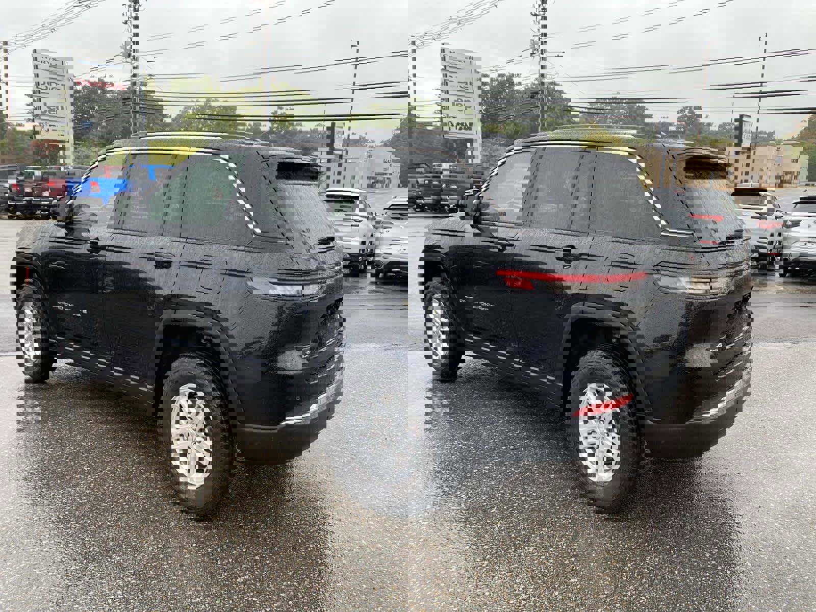 Certified 2023 Jeep Grand Cherokee Laredo image 6