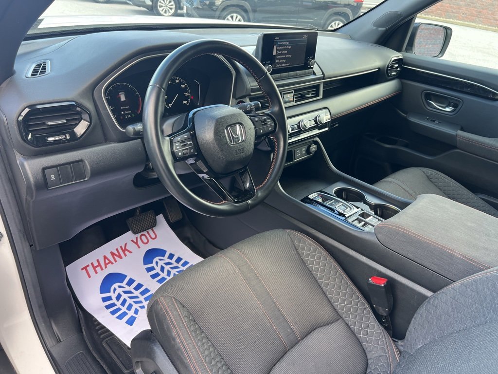 Used 2025 Honda Pilot Sport image 30