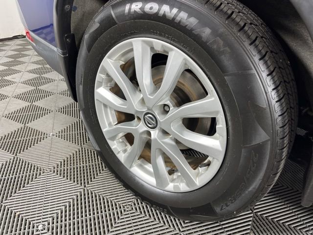 Used 2018 Nissan Rogue SV w/ Sun & Sound Touring Package image 15