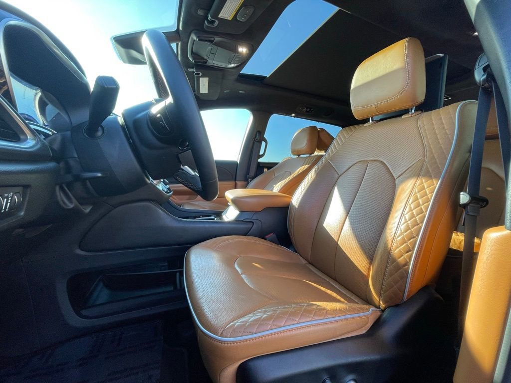 Used 2023 Chrysler Pacifica Pinnacle image 20