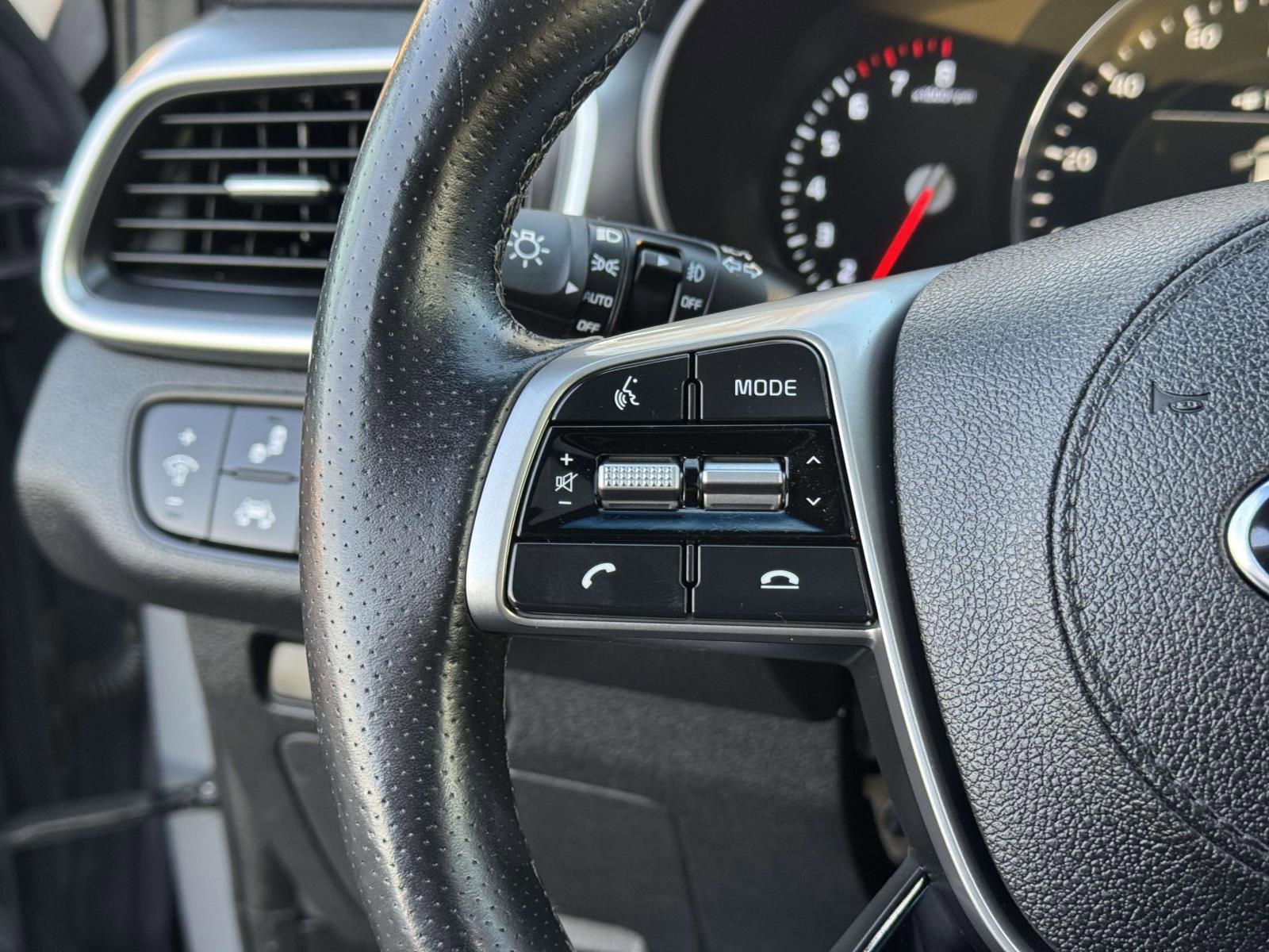 Used 2019 Kia Sorento SX image 20