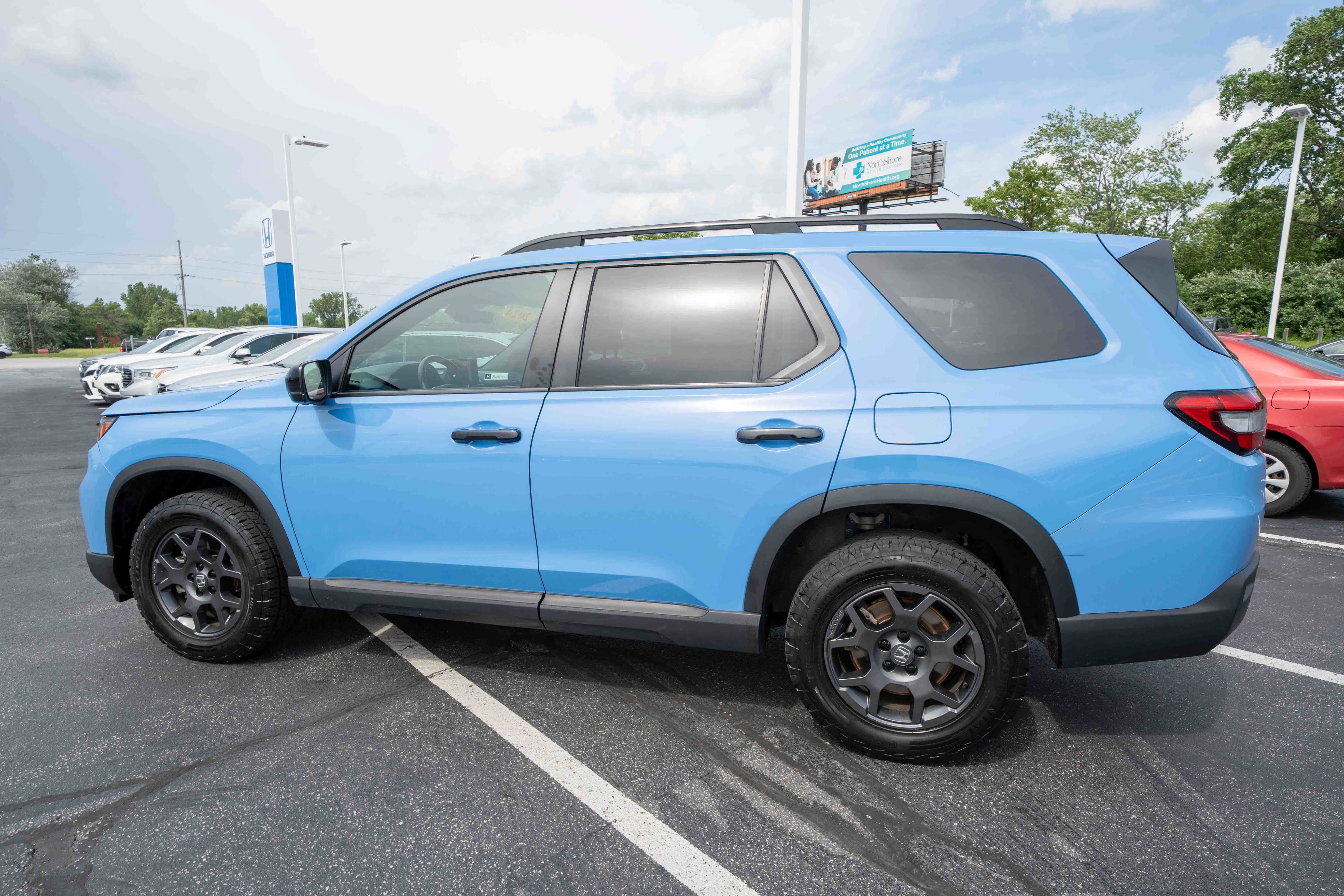 Used 2024 Honda Pilot TrailSport image 4