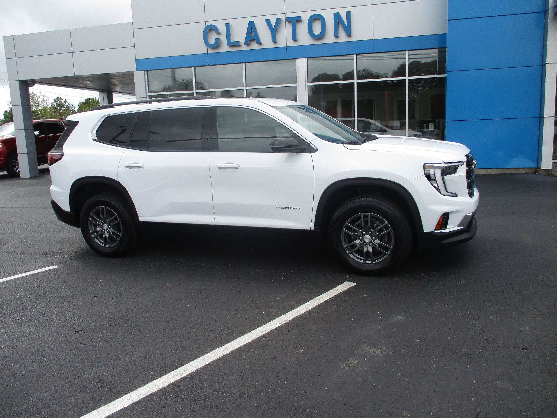 Used 2025 GMC Acadia Elevation