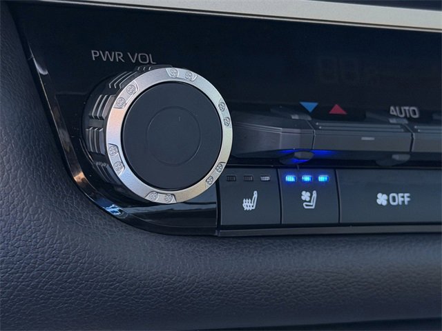 Used 2025 Toyota Tundra Limited image 18