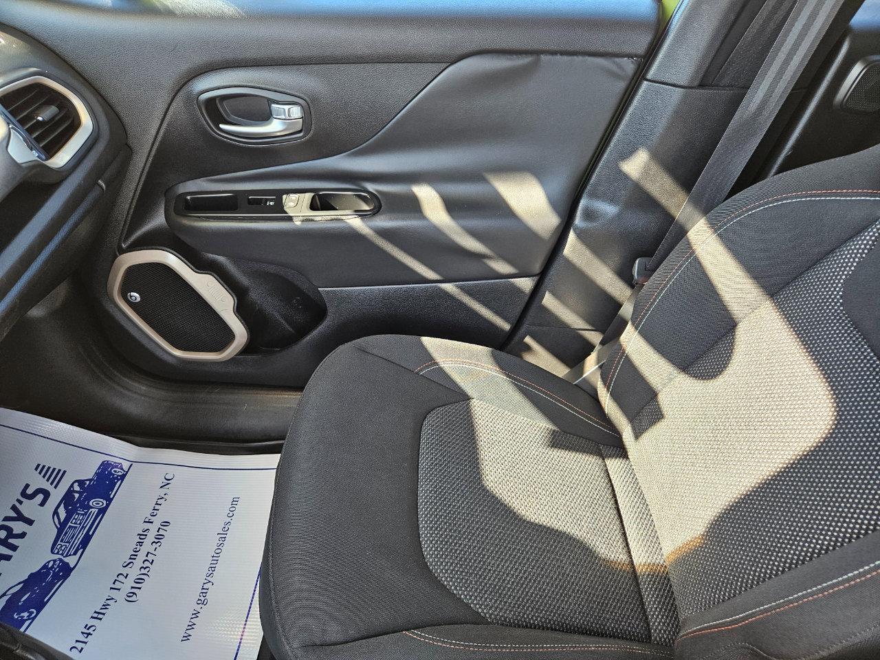 Used 2016 Jeep Renegade 75th Anniversary image 16