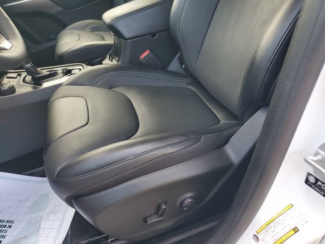 Certified 2022 Jeep Cherokee Limited w/ Elite Package AWD/4WD image 23