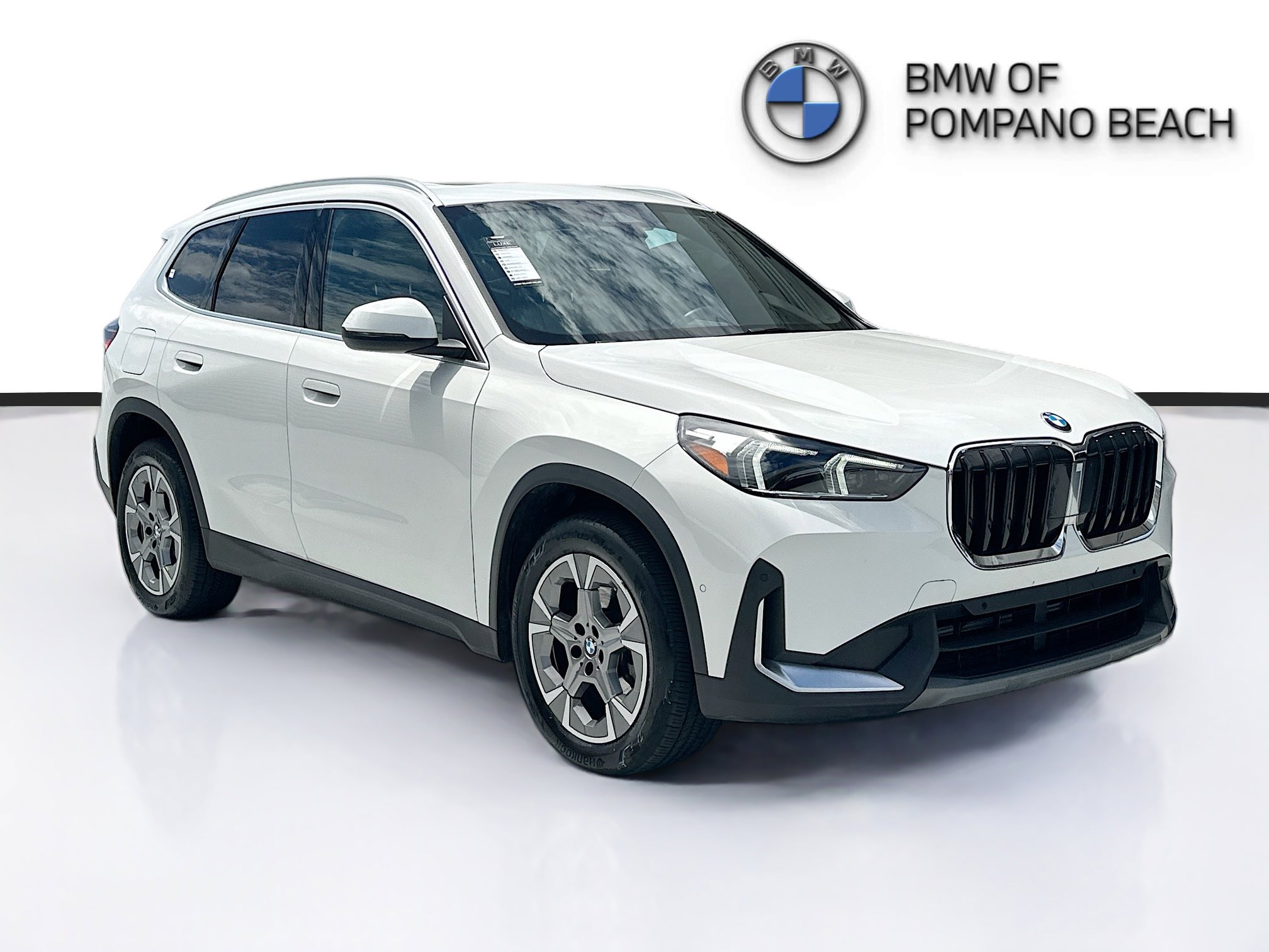 Used 2023 BMW X1 xDrive28i w/ Convenience Package AWD/4WD image 1