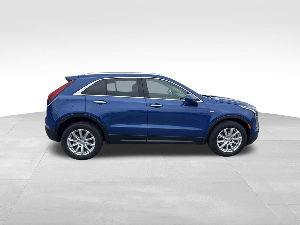 Used 2021 Cadillac XT4 Luxury w/ Cold Weather Package image 8