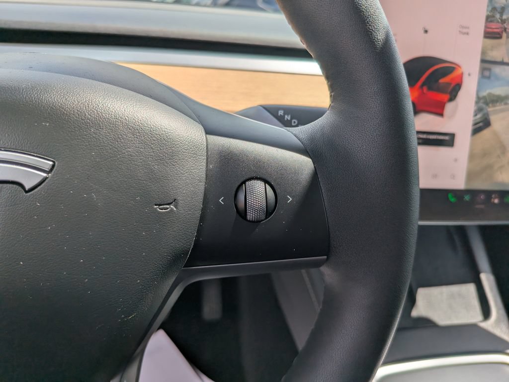 Used 2024 Tesla Model Y Long Range AWD/4WD image 30