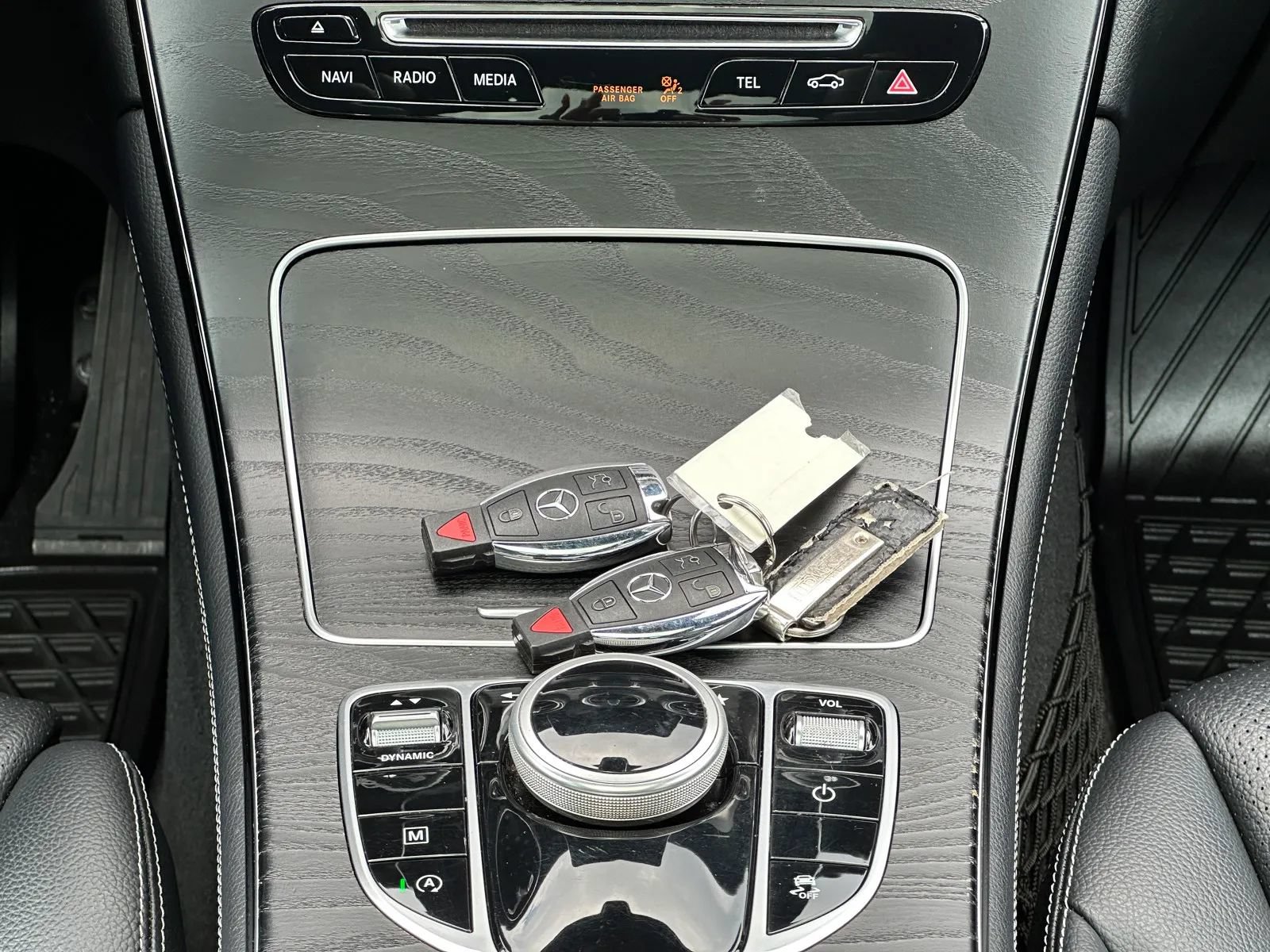 Used 2018 Mercedes-Benz GLC 300 4MATIC w/ Premium Package image 16