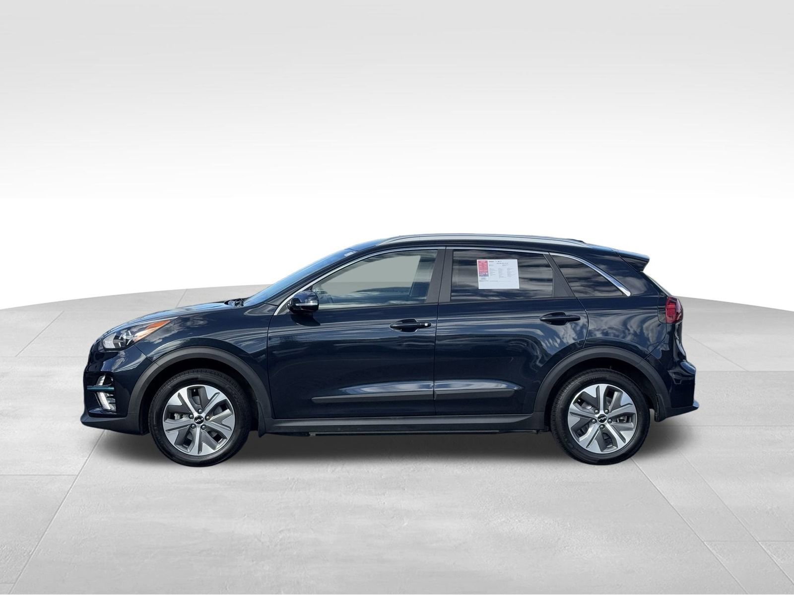 Used 2022 Kia Niro EX w/ Cold Weather Package image 4