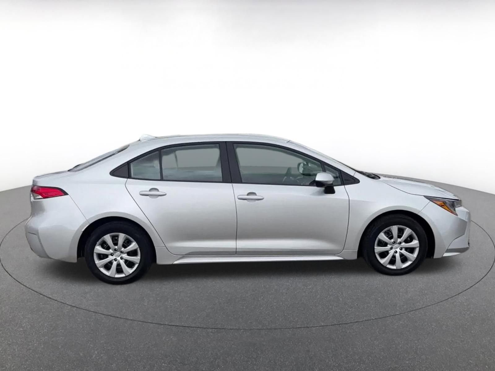 Used 2025 Toyota Corolla LE FWD image 16