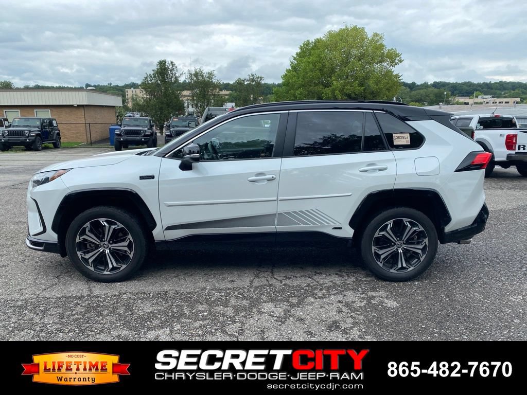 Used 2023 Toyota RAV4 XSE w/ Weather Package AWD/4WD image 8