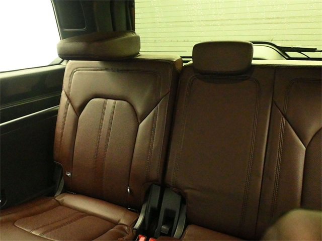 Used 2022 Ford Expedition Limited image 13