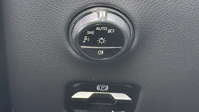 Used 2026 Mercedes-Benz GLC 300 4MATIC image 16